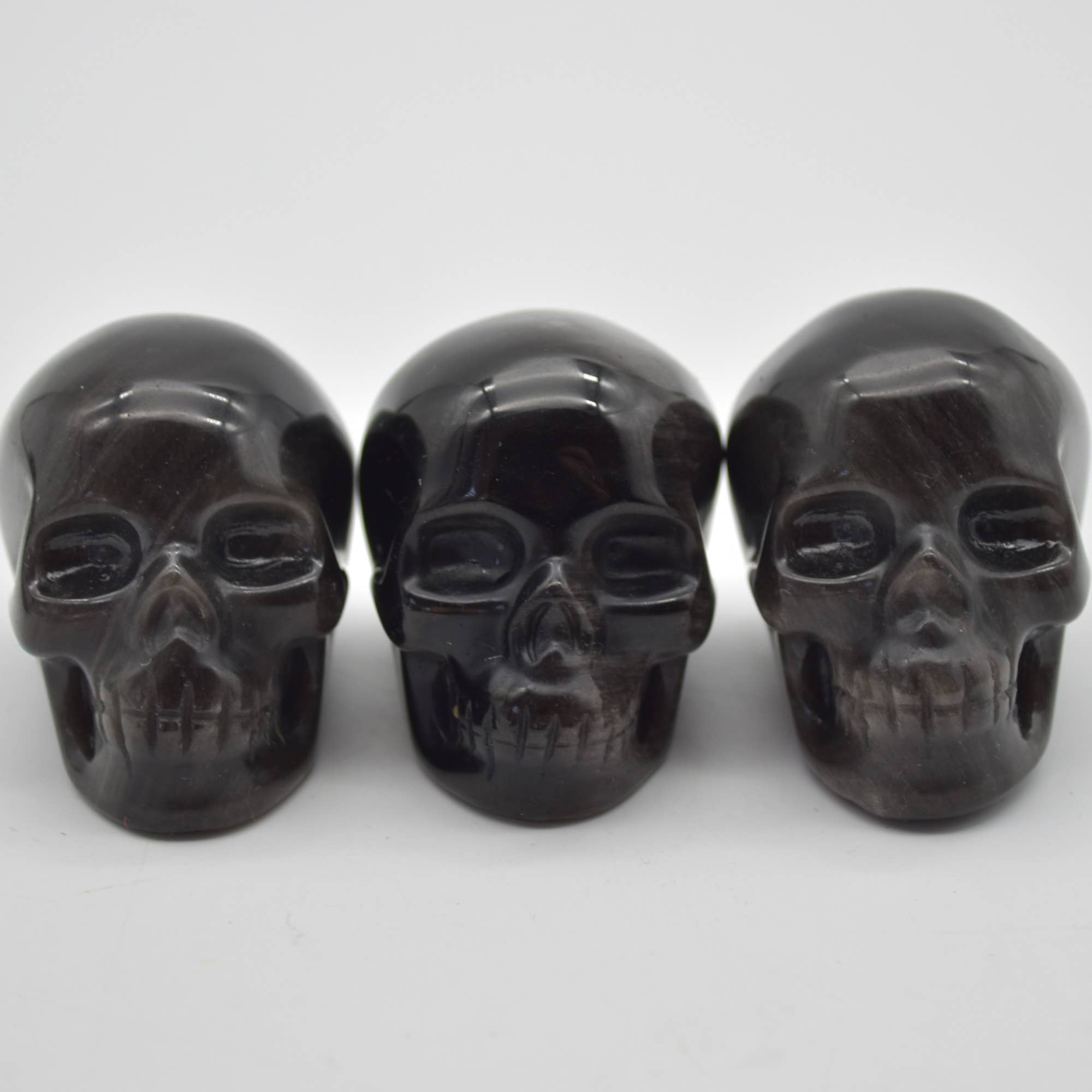 Silver Sheen Obsidian Carved Skull Head - 3.5 cm - 1 Cou #01