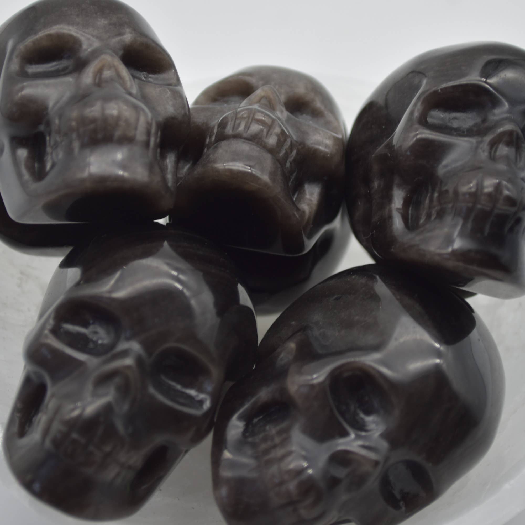 Silver Sheen Obsidian Carved Skull Head - 3.5 cm - 1 Cou #01