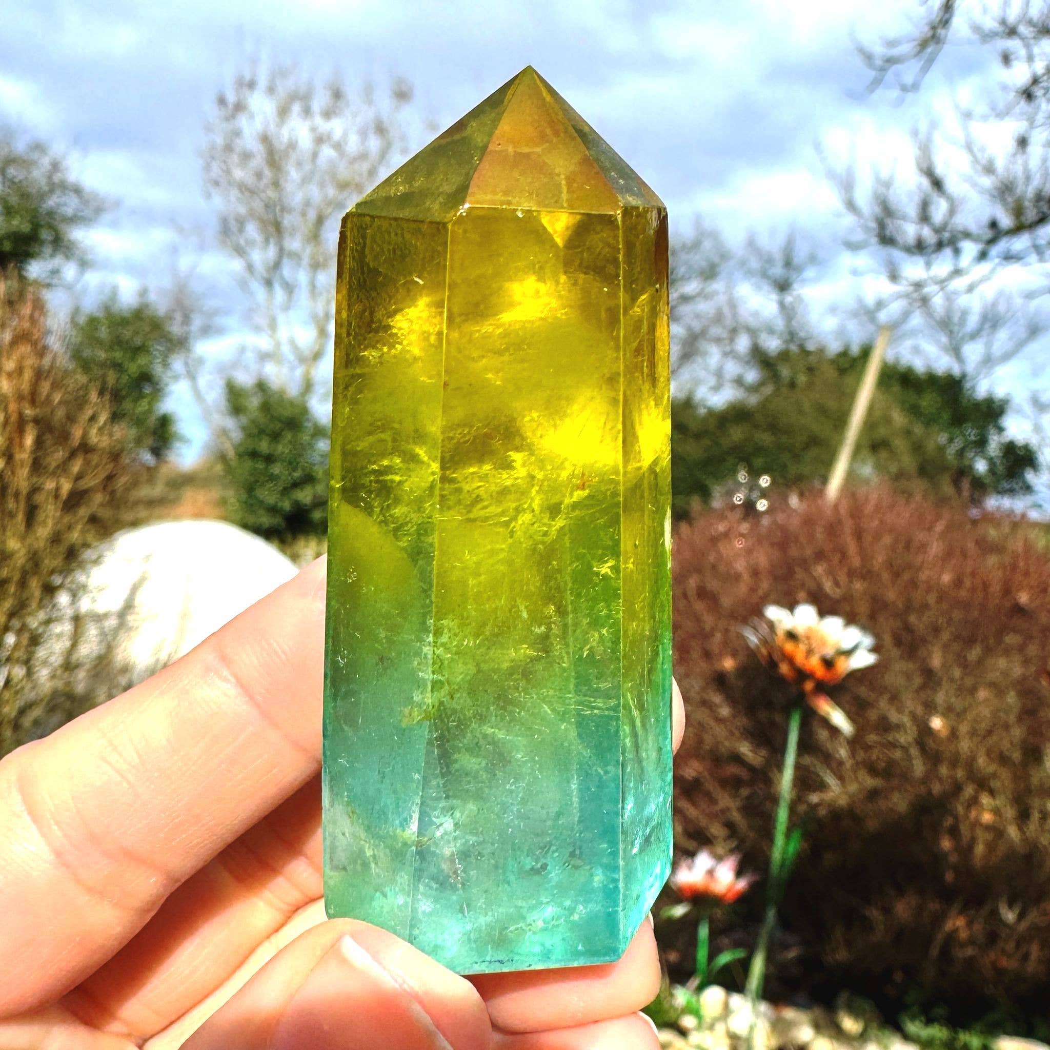 Quartz aura tower 5+cm gem point