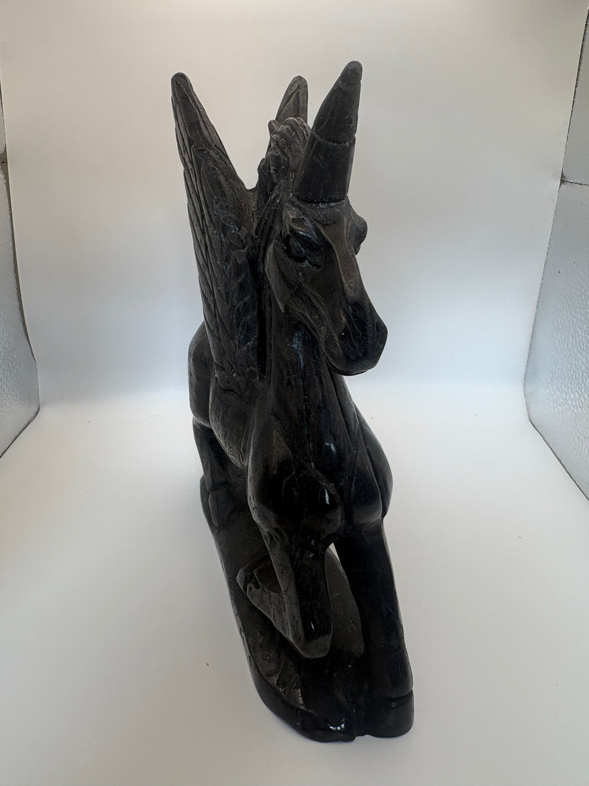Arfvednosite unicorn statuette
