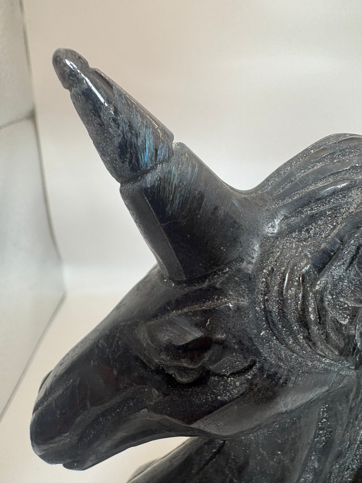 Arfvednosite unicorn statuette