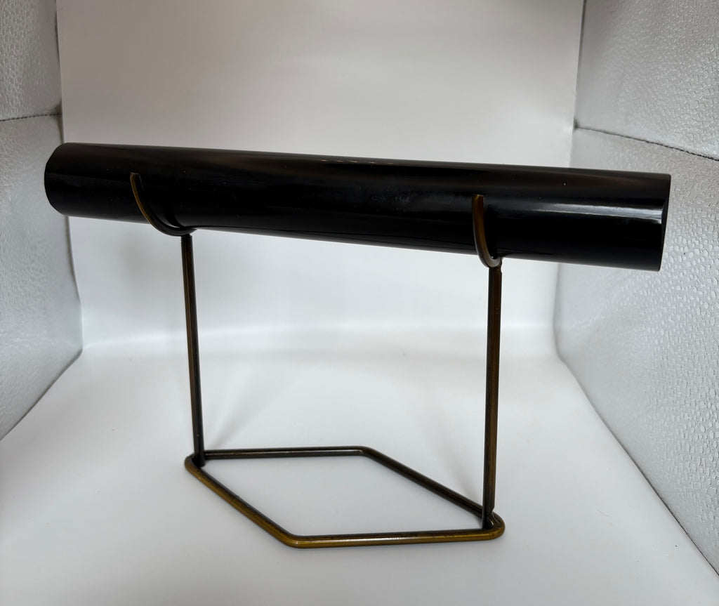 Obsidian bracelet holder with custom stand