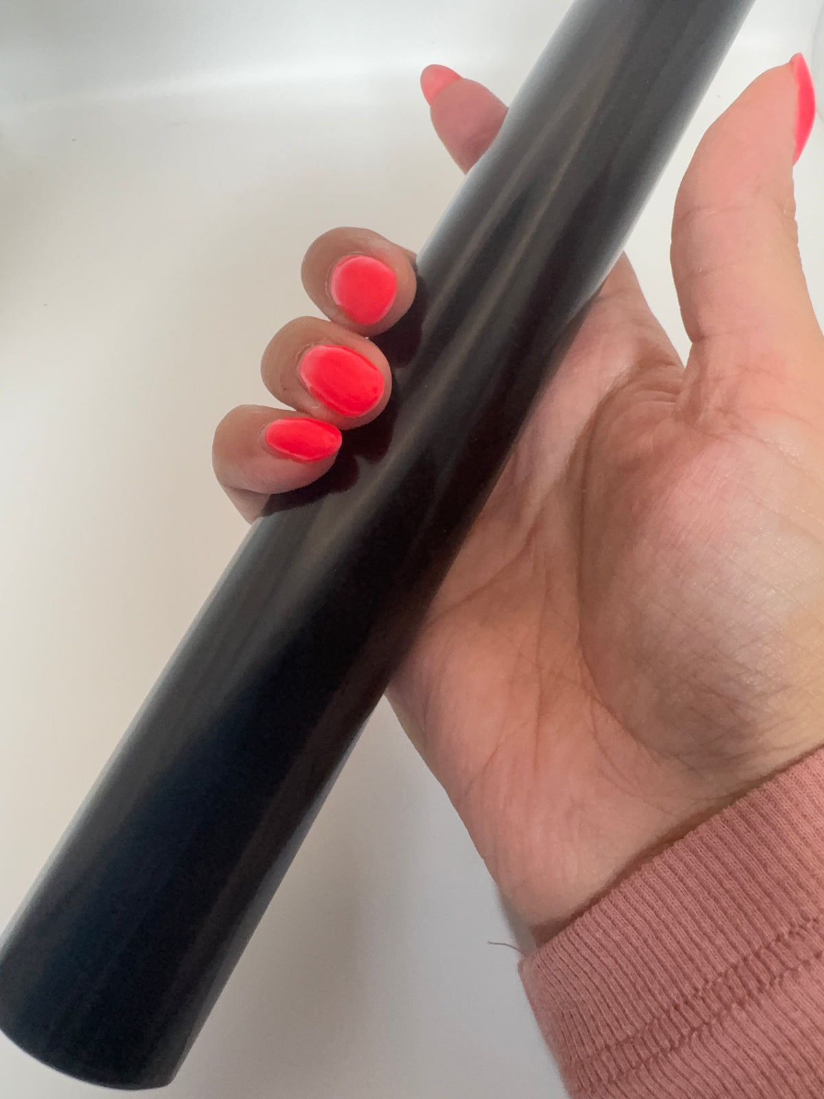 Obsidian bracelet holder with custom stand
