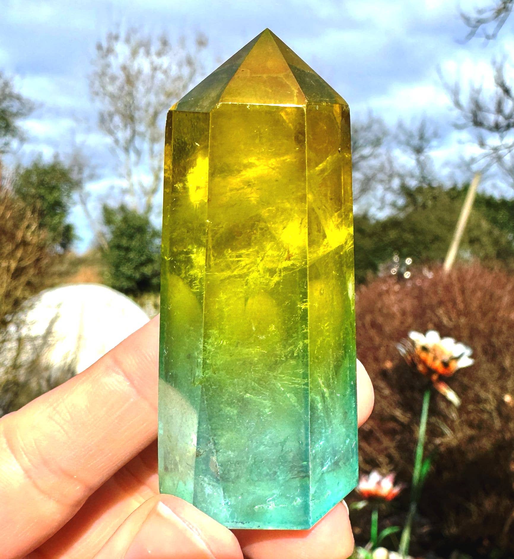 Quartz aura tower 5+cm gem point